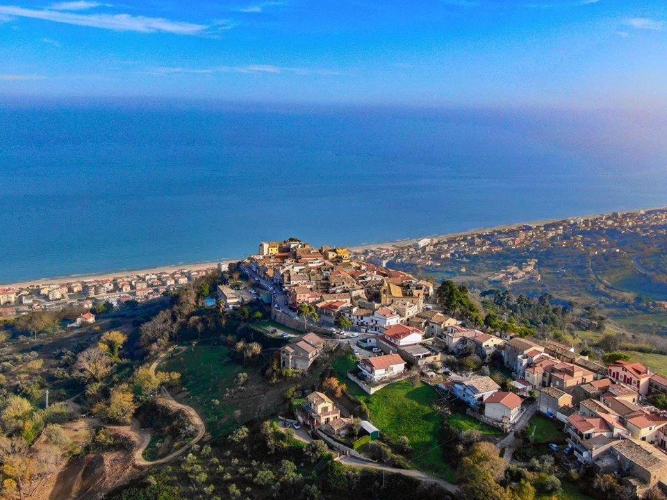 Relais Borgo Sul Mare Ospitalita Diffusa Silvi Paese Eksteriør billede
